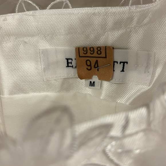 COPY - Elliatt elder dress size m worn once and dry cleaned - Picture 3 of 4